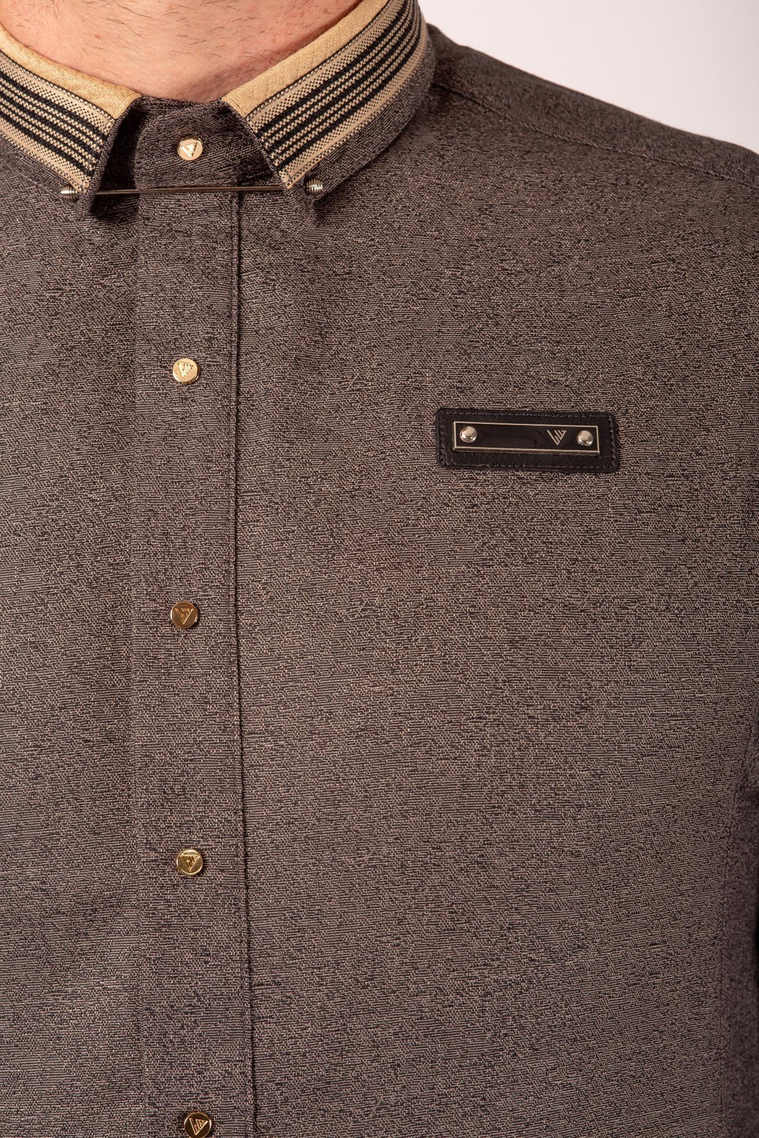 Luxury Caramel Thobe & Jubba with Sleek Design – Al Ameer