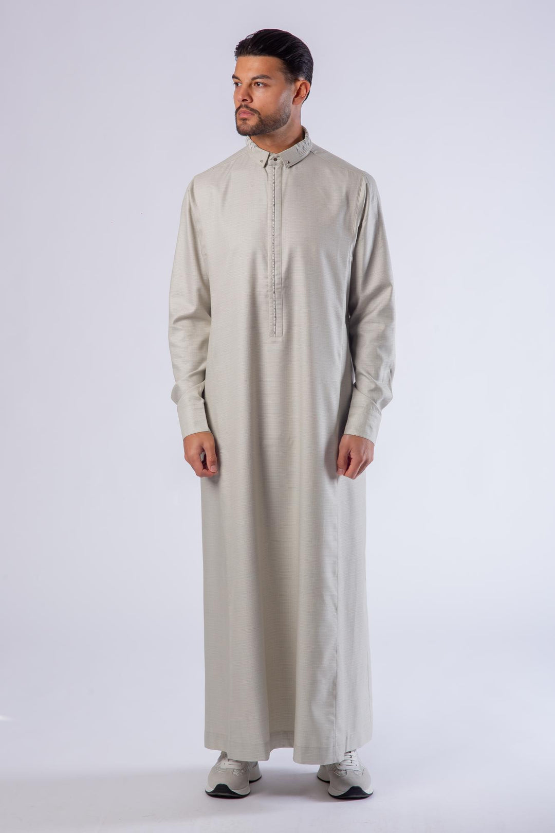 Luxury Light Grey & Cream Thobe & Jubba with Gold Accents – Al Ameer