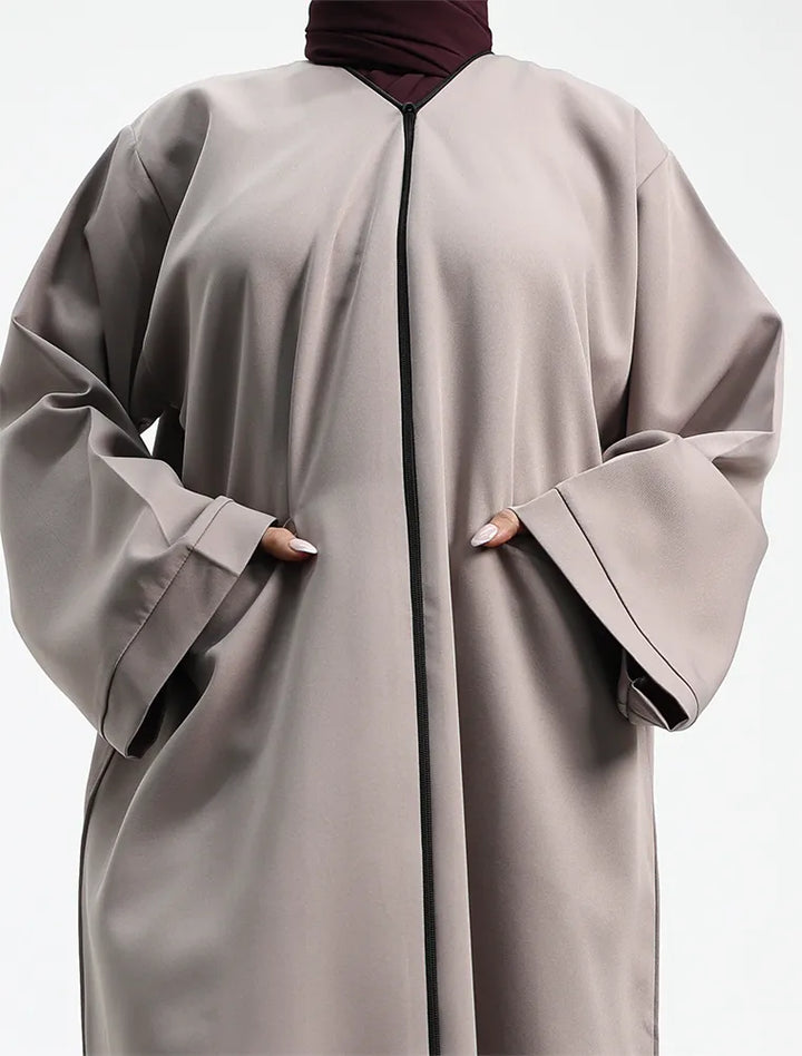 Stone Front Zip Open Abaya mid section shot